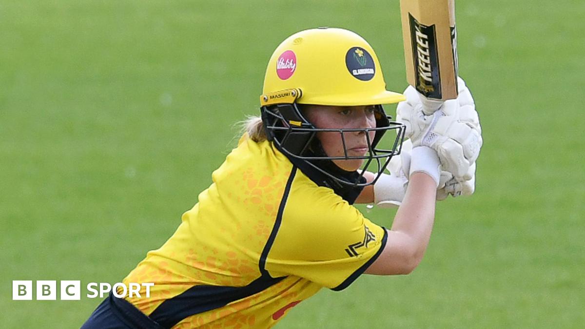 Megan Sturge batting for Glamorgan