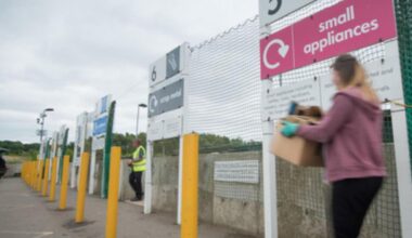 Oxfordshire recycling centres to close early over heatwave