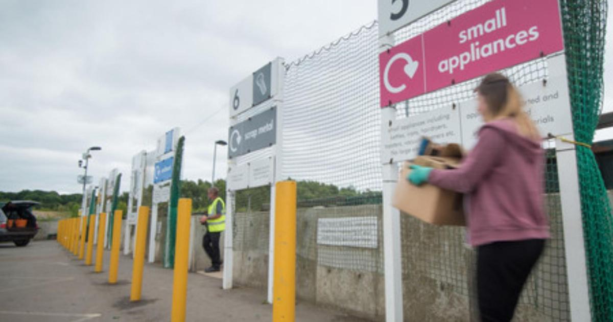 Oxfordshire recycling centres to close early over heatwave