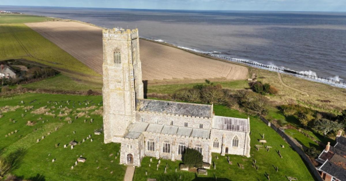 Sailors buried in Happisburgh may be exhumed due to erosion