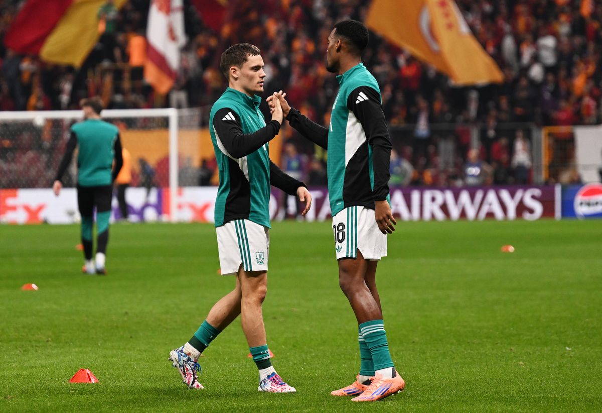 Florian Wirtz and Ryan Gravenberch before Galatasaray vs Liverpool.