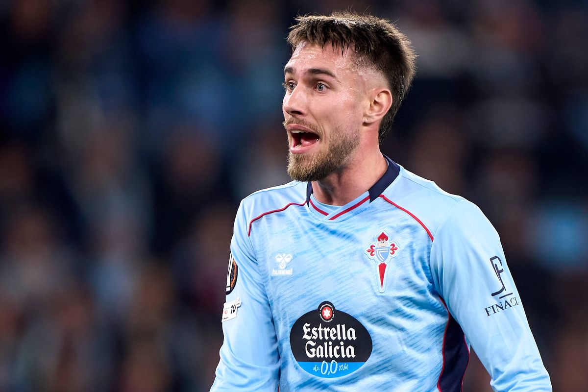 Oscar Mingueza of RC Celta de Vigo reacts during the UEFA Europa League 2025/26 Round of 16 First Leg match between Real Club Celta and Olympique Lyonnais at Estadio Balaidos