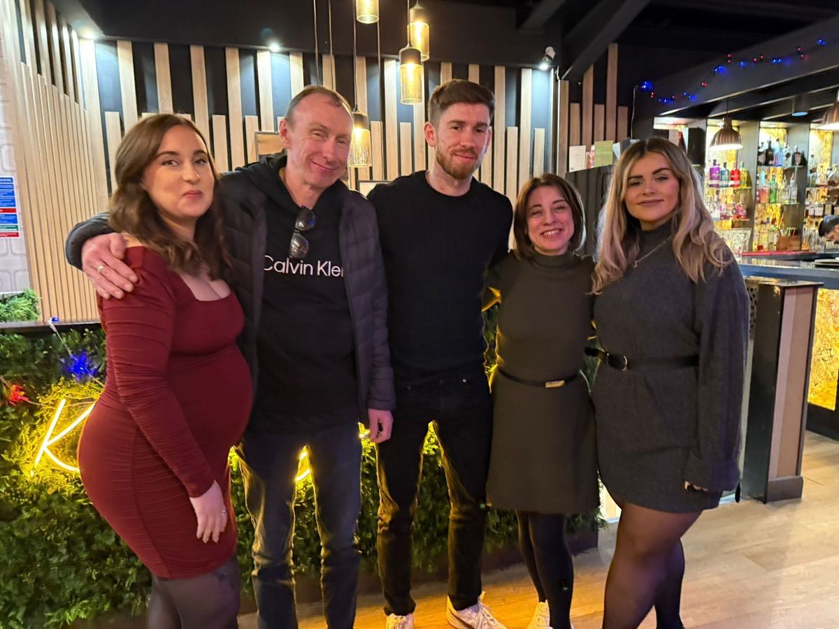 Michelle Siderfin, with her kids, husband and daughter in law. // A 16.5st mum with diabetes lost more than 7st - after a plastic deckchair gave way beneath her on holiday. Michelle Siderfin, 47, began gaining weight after having children Jonathan, 29 and Kerri, 26. She spent years "yo-yo dieting" but always regained the weight and was diagnosed with type two diabetes. Determined to make a change after a deckchair broke when she sat down for a drink on holiday, she joined Slimming World.