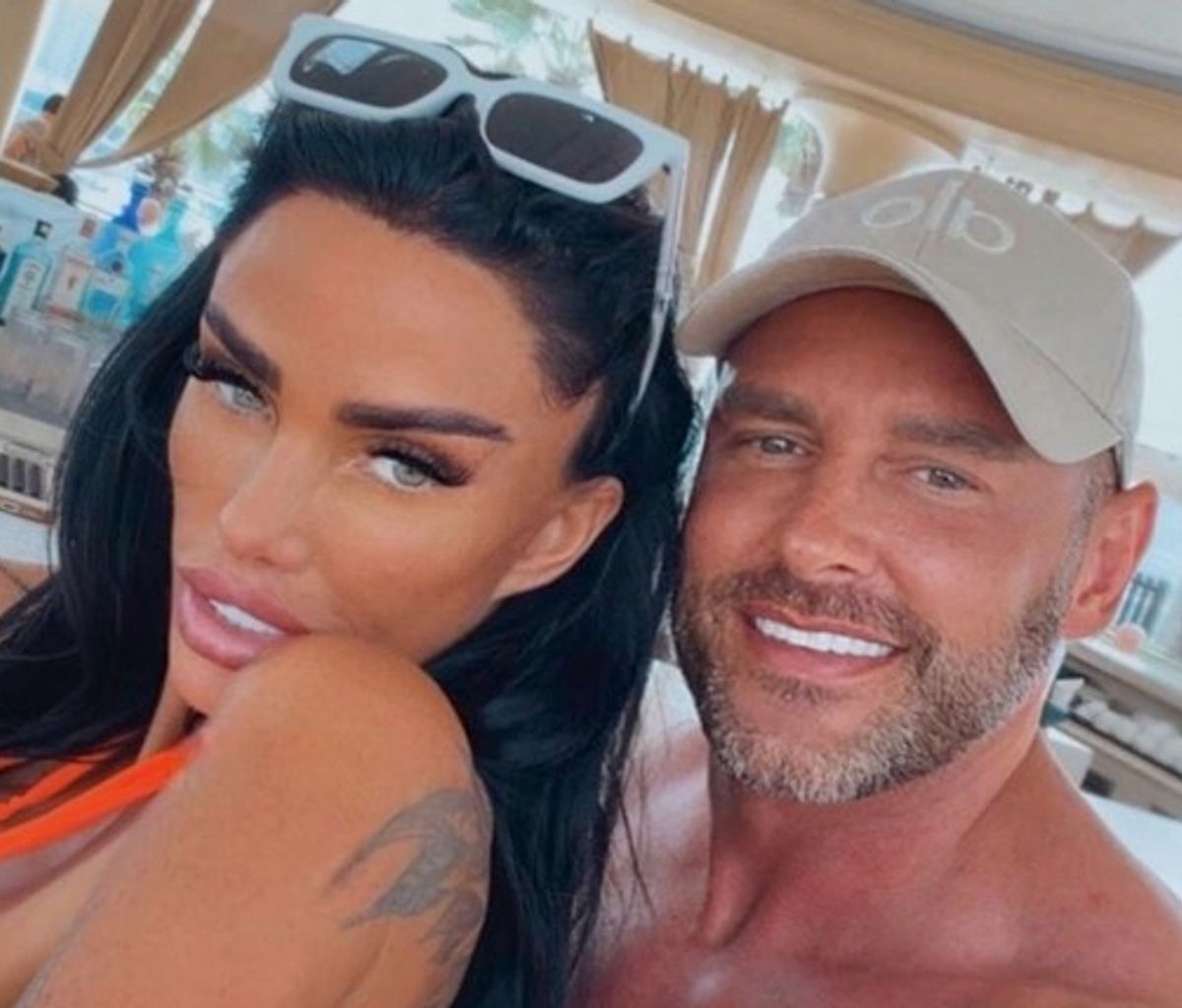 Katie is back in Dubai with Lee