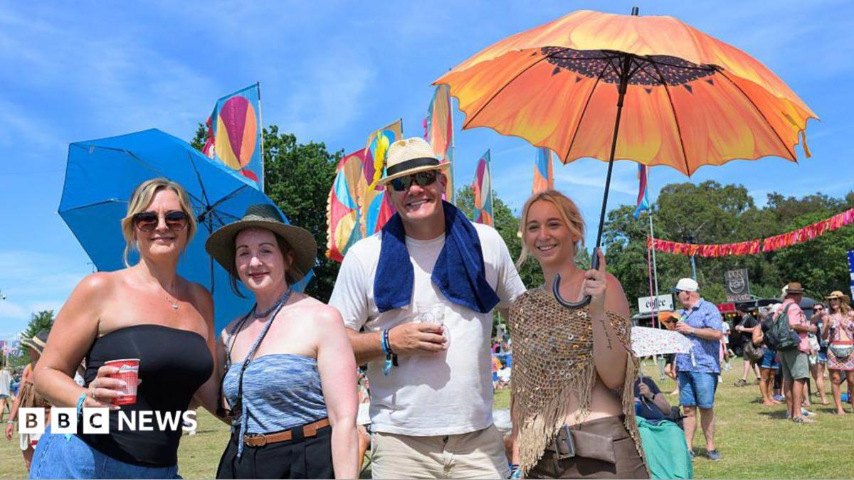 Heatwave in the South: Schools closing and wildfire warning as temperatures soar