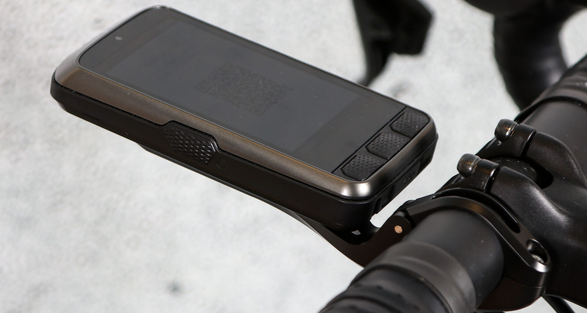 UCI to restrict size of bike computers in the name of protecting riders from on-screen data overload - will this really make racing safer? - Cycling News | Bike Reviews