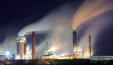$90 Oil Could Lift India’s Inflation to 4.8% and Slow GDP Growth