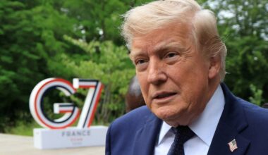 Iran-US war latest: Trump threatens to ‘drop bombs smack in the middle of their head’ if he doesn’t like deal with Tehran