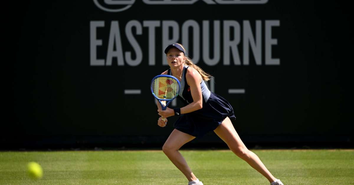 Harriet Dart & Alicia Dudeney bow out in opening round at Eastbourne