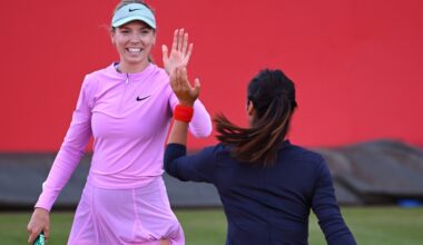 Emma Raducanu & Katie Boulter take on the naughts & crosses challenge at Queen's - LTA