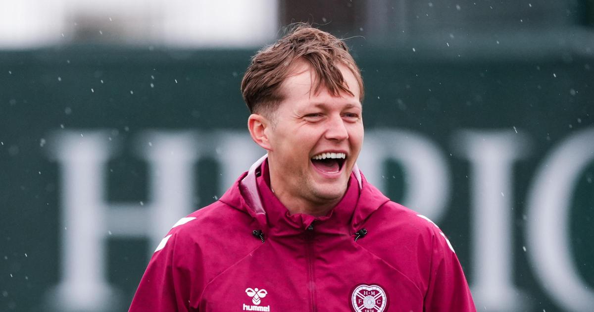 Hearts defender joins Oxford United as first summer signing