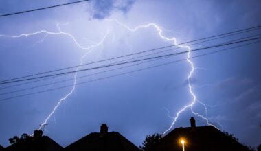 Met Office issues thunderstorm warning for Sussex tonight
