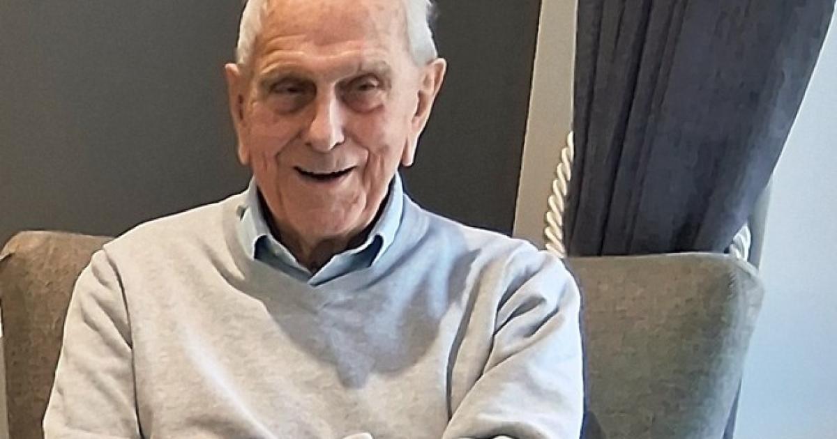 Stourbridge care home backs resident's golfing dream