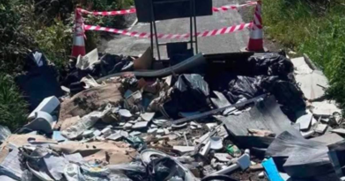 Green Lane in Marshfield made impassable by rubbish