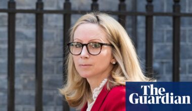 UK minister defends changes to student loans as criticism mounts | Student finance