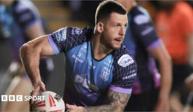 Hull FC's Australian hooker Cade Cust in Super League action against Castleford Tigers in April.