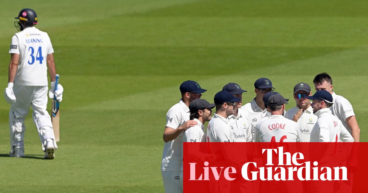 Nottinghamshire v Somerset, Yorkshire v Warwickshire, and more: county cricket, day two – live | County Championship