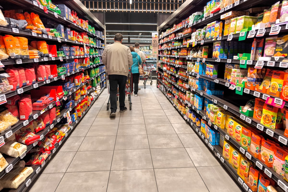 Latest Fed report reveals Americans are trying to squeeze ‘more life out of every dollar’ - The Independent