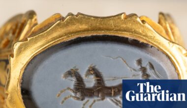 Somerset detectorist strikes gold with ‘spectacular’ Roman ring find | Roman Britain