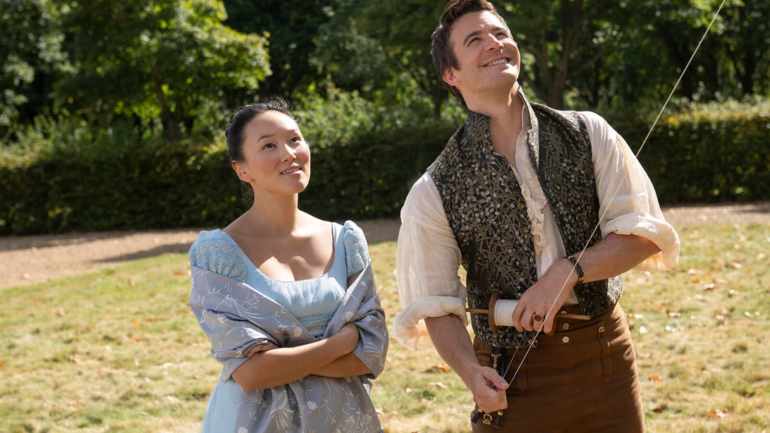 Yerin Ha and Luke Thompson, Bridgerton