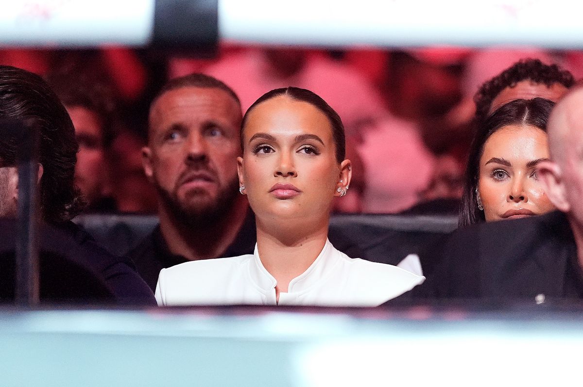 Molly-Mae Hague watches Tommy Fury's fight just days after giving birth