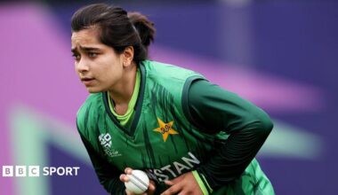 Fatima Sana bowling for Pakistan against South Africa at the T20 World Cup