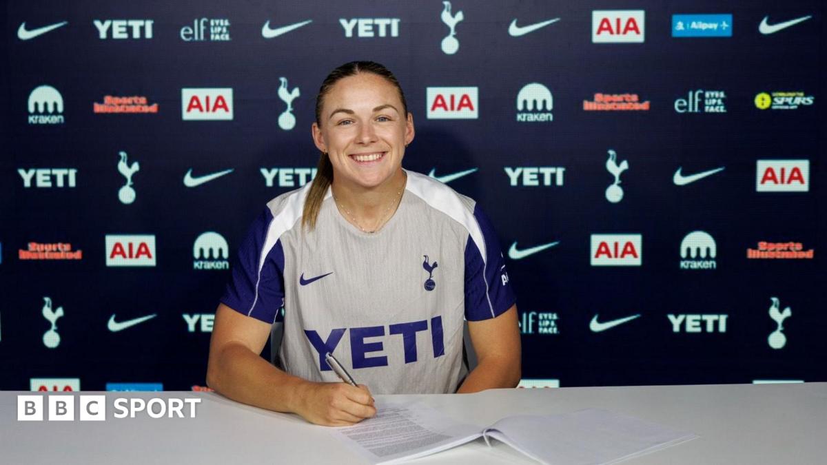 Tottenham sign Aston Villa and Scotland forward Kirsty Hanson