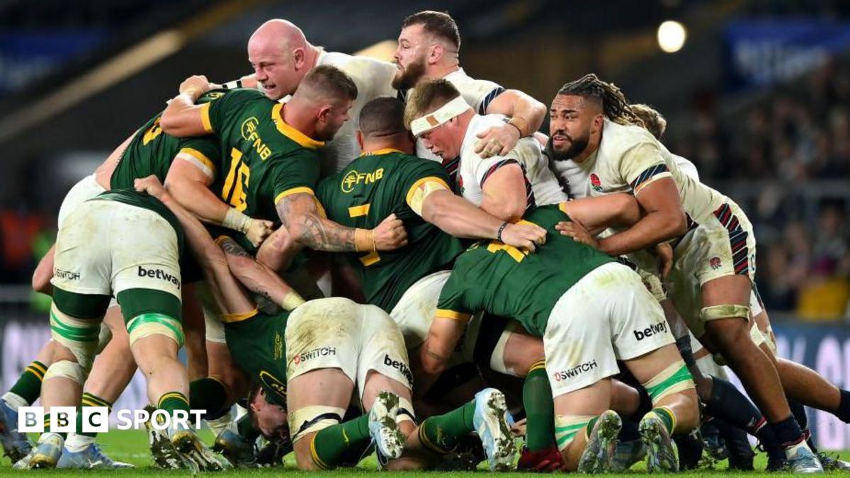 England and South Africa scrum