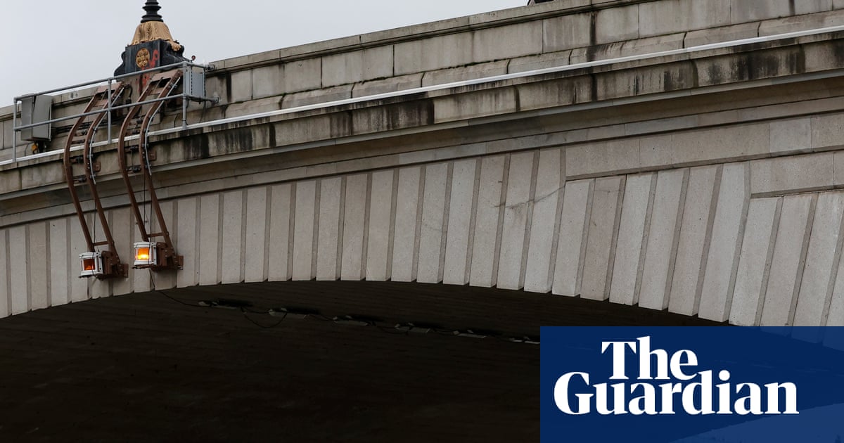 Man arrested over 2017 ‘Putney pusher’ incident on south-west London bridge | UK news