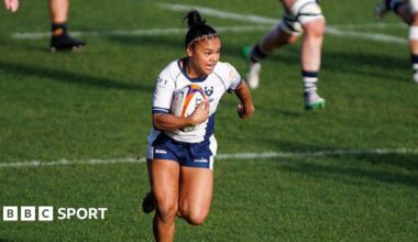 Reneeqa Bonner running with the ball