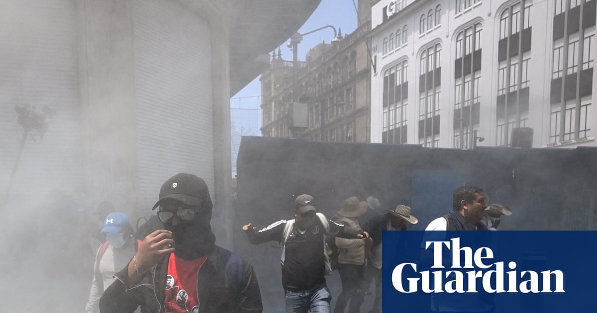 Mexico City police teargas teachers’ protest 10 days before World Cup | Mexico