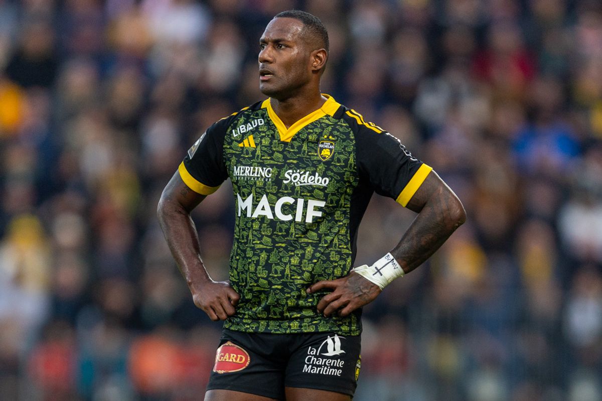 Hull FC have held talks with former Melbourne Storm prop Suliasi Vunivalu.