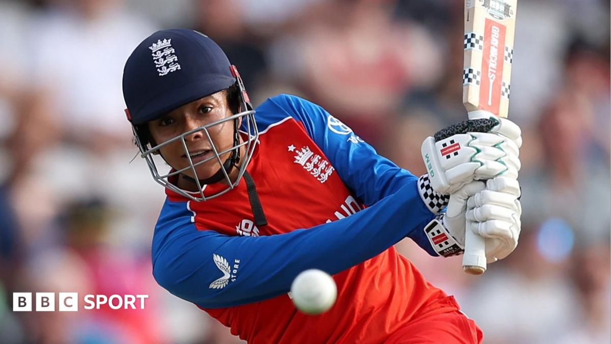 Smriti Mandhana plays into the leg side