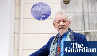 Laurence Olivier honoured with blue plaque unveiled by Ian McKellen | Laurence Olivier