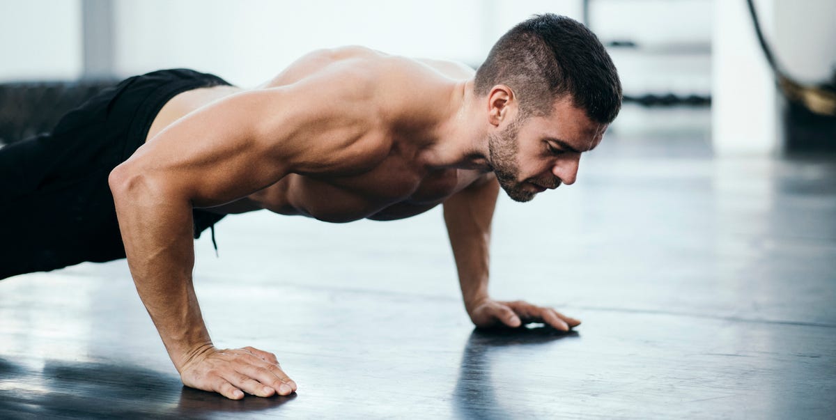 Build Muscle Using Just Your Bodyweight With This Simple 30-Rep Rule