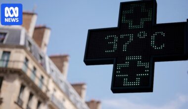 Europe swelters under heatwave, prompting crisis talks in France