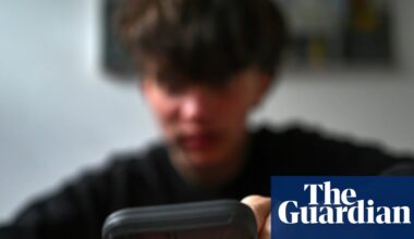 ‘The genie is out of the bottle’: parents react to UK under-16s social media ban | Social media ban