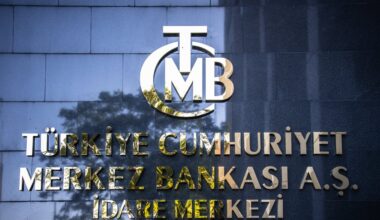 Turkish central bank keeps rates steady, monitors conflict impact
