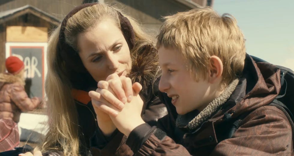 Gillian Anderson, Sister trailer gillian anderson, sister trailer