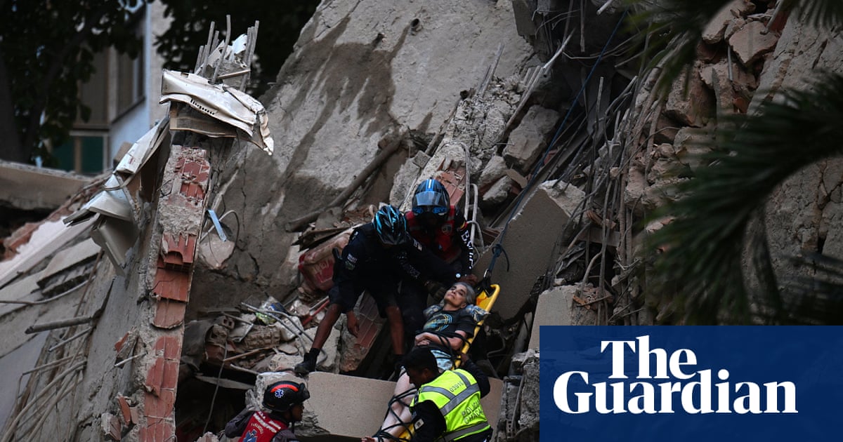 Venezuela earthquake: powerful back-to-back quakes collapse buildings in capital Caracas | Venezuela