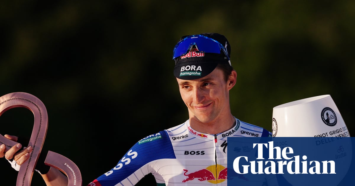 ‘Pinnacle of cycling’: Jai Hindley creates Australian history with Giro d’Italia podium hat-trick | Giro d'Italia