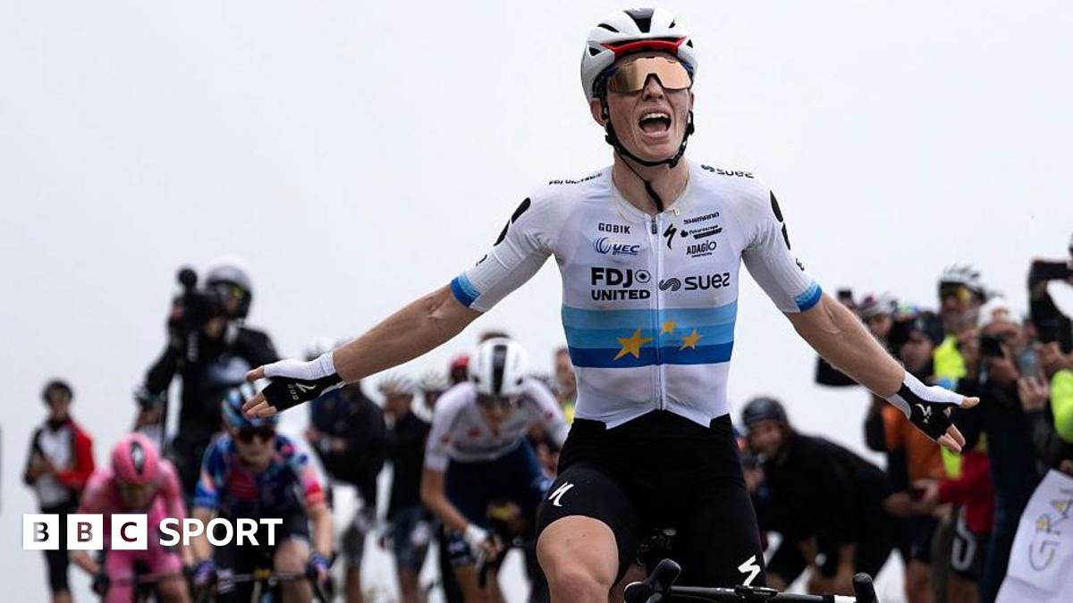 Demi Vollering celebrates as she crosses the finish line to win stage eight of the Giro d'Italia Women 2026