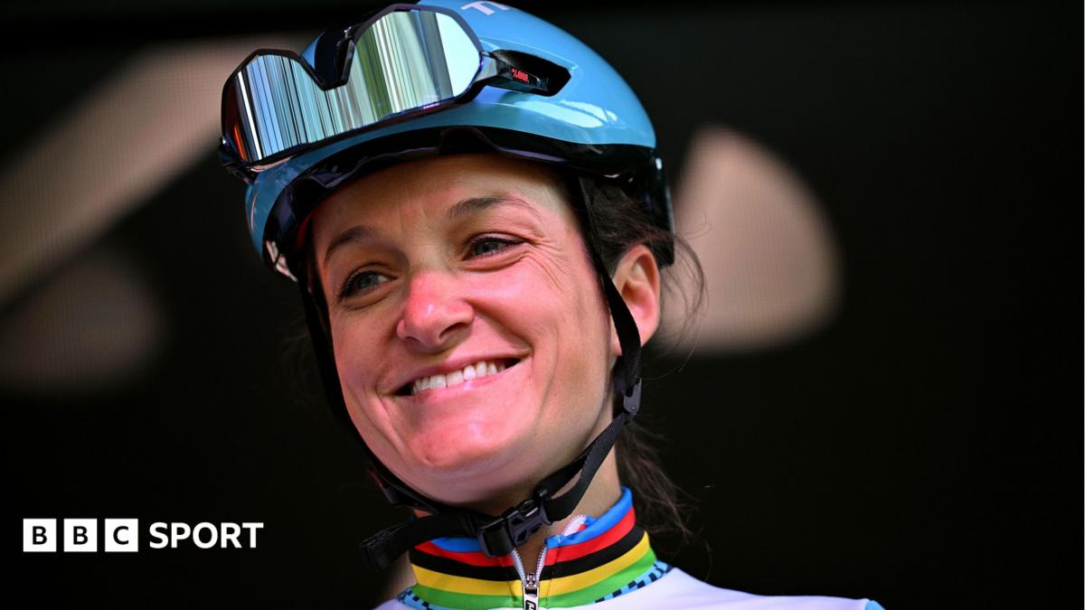 Lizzie Deignan smiling
