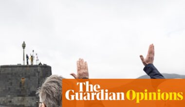 Polite but deadly: John Healey skewers Keir Starmer as he heads for the door | John Crace