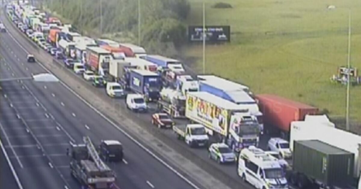 M25 traffic LIVE: Closure on major motorway with huge 90 minute delays | UK | News