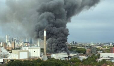 London fire LIVE: London Bridge blaze as black smoke seen for miles above Bermondsey | UK | News