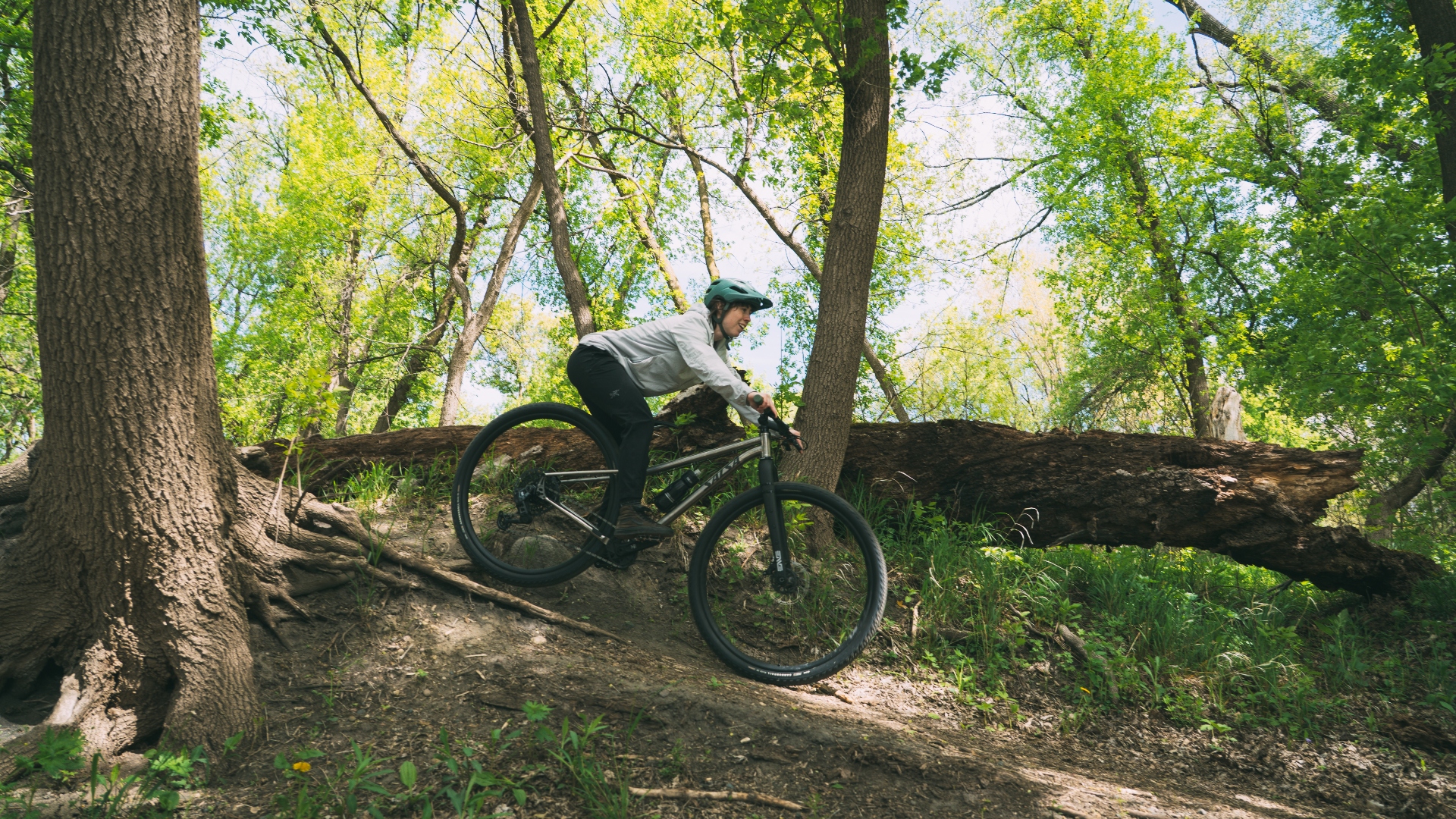 Alison rides her 32" Salsa