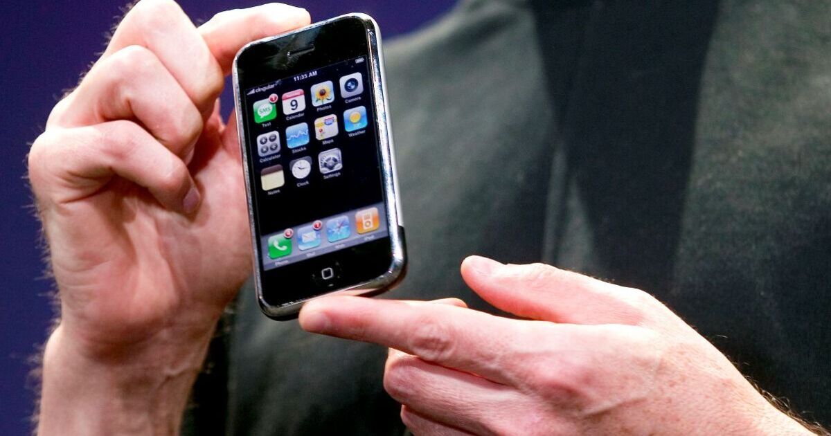 Brits urged to check drawers for £500,000 old mobile handsets