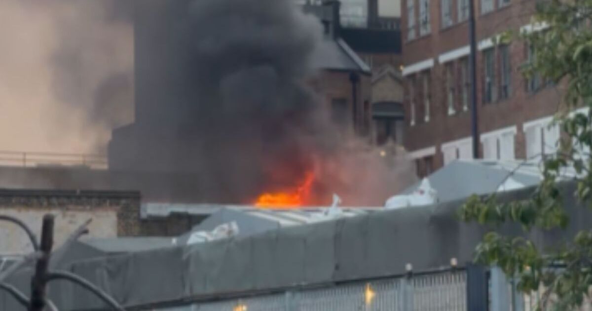 Peckham fire LIVE: London chaos as huge blaze erupts near Copeland Park with smoke in sky | UK | News