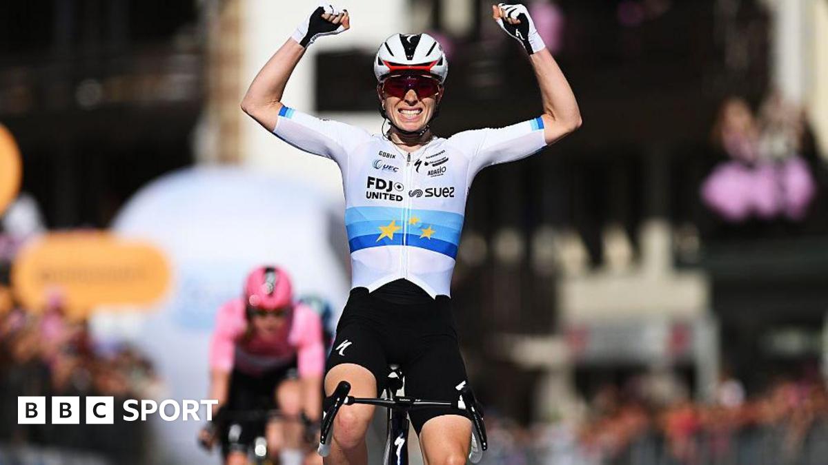 Demi Vollering wins stage five